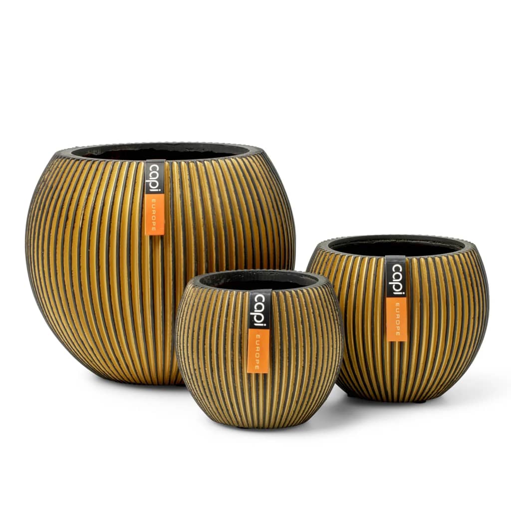 Verschillende formaten gouden bloempotten uit Capi Groove collectie